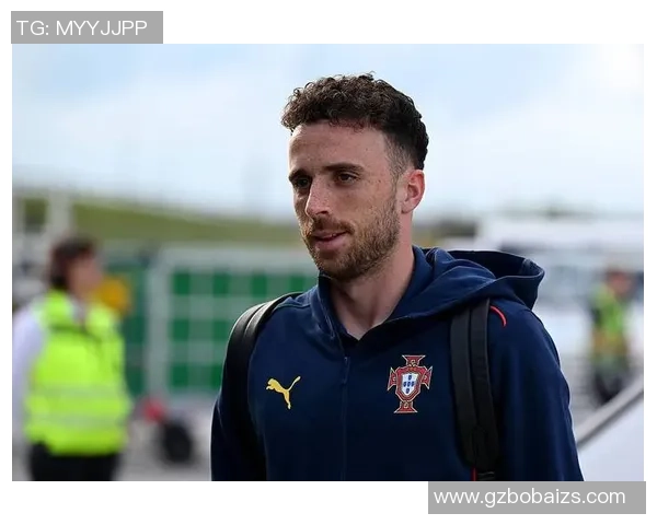 足球明星遭遇车祸不幸身亡视频曝光引发全球哀悼与关注